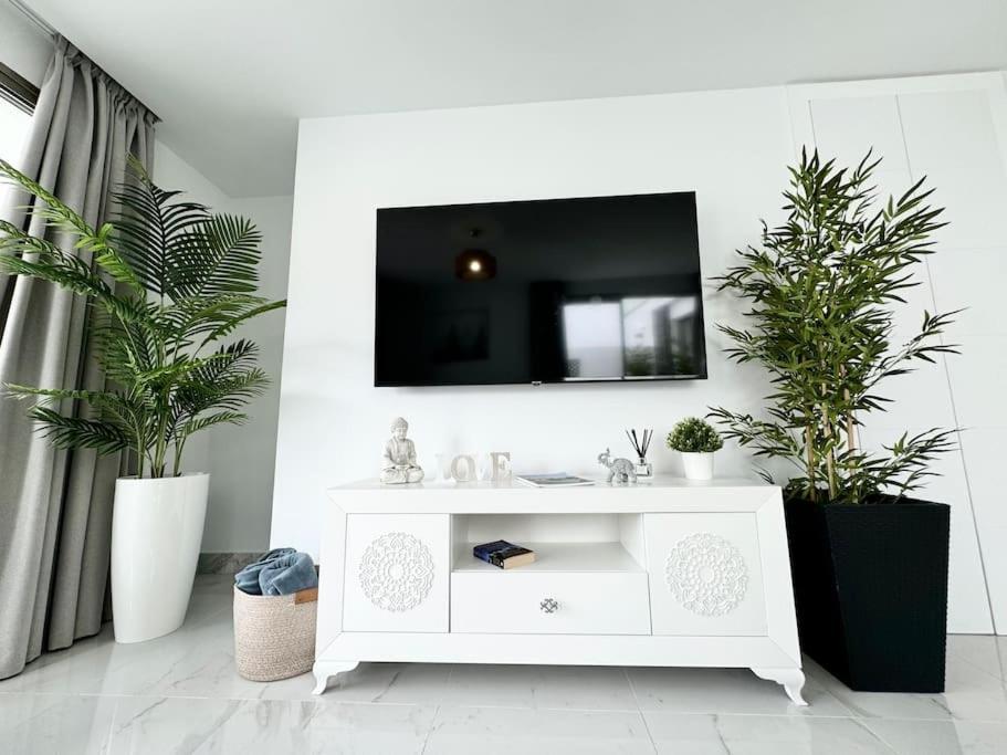 Welcome To Villa Bali A Luxurious Modern Getaway Los Cristianos  Esterno foto