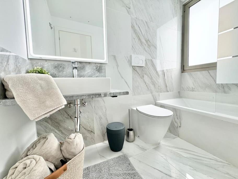 Welcome To Villa Bali A Luxurious Modern Getaway Los Cristianos  Esterno foto